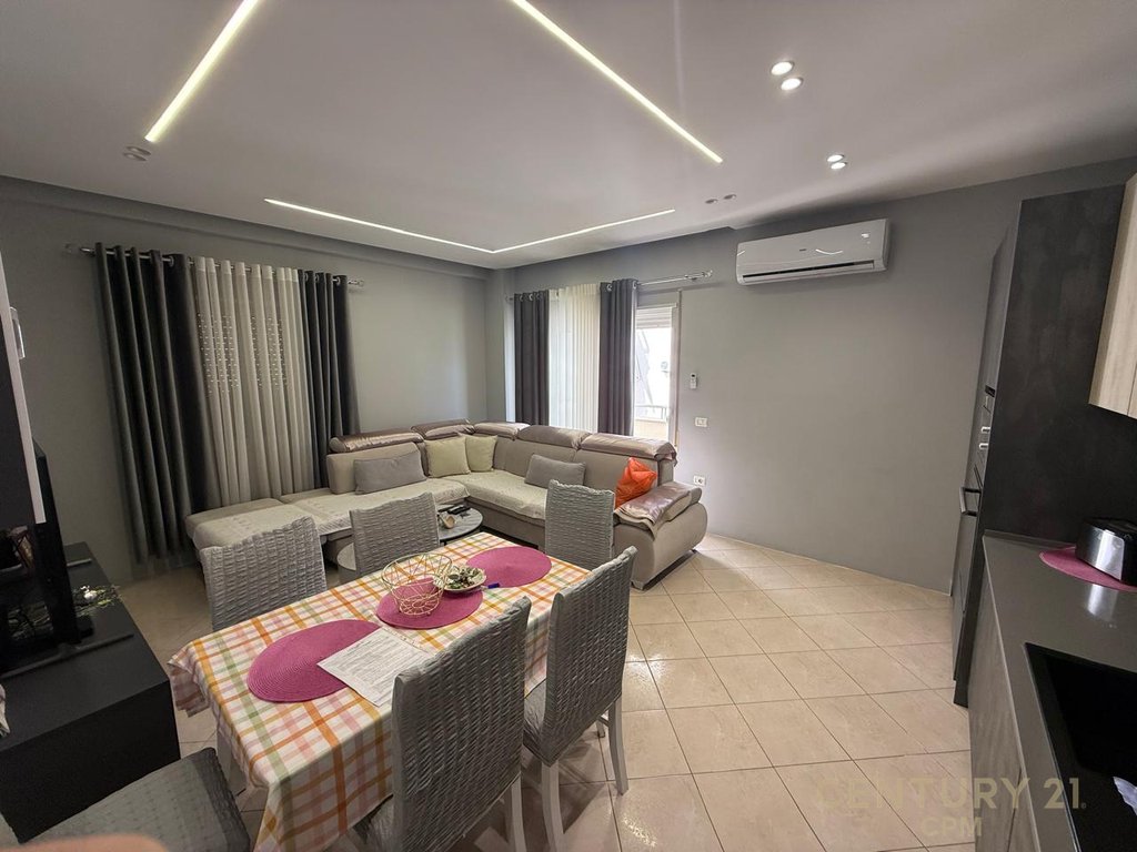 Apartment 3+1+2 +80m Veranda For sale in Fresku, Tirana