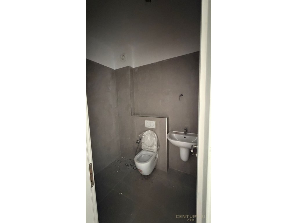 APARTMENT FOR RENT AT HOTEL MONDIAL!