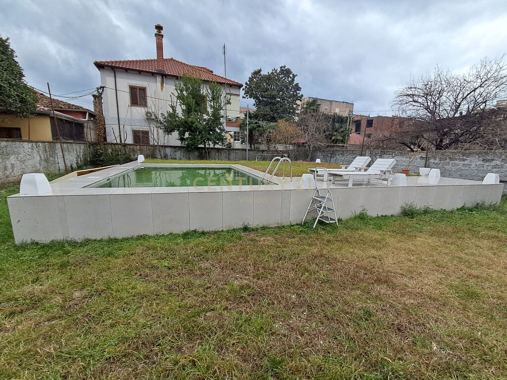 2-storey villa + Land for sale in Ndoc Mazi neighborhood, Shkodër 500 m²