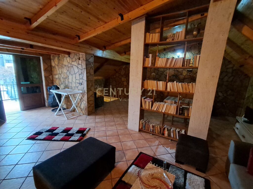 3-storey villa + land for sale in Tophanë, Shkodër - 363 m²