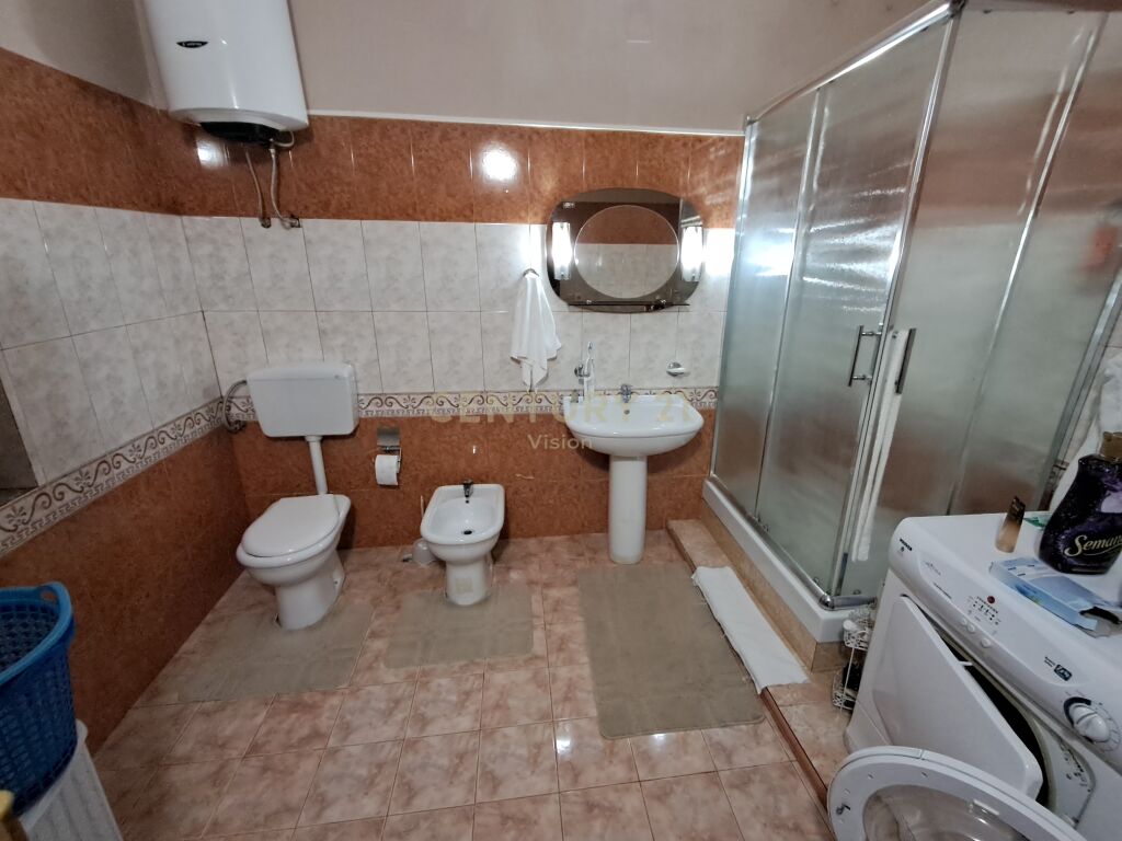 3-storey villa + land for sale in Tophanë, Shkodër - 363 m²