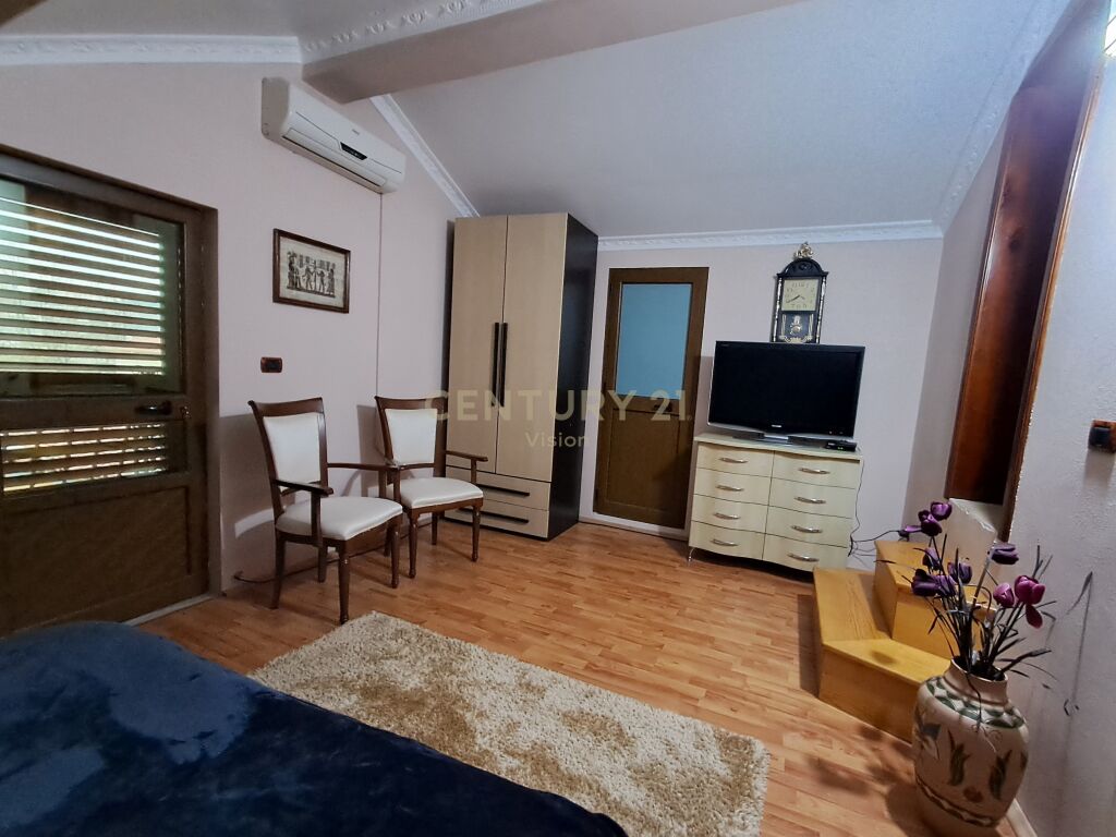 3-storey villa + land for sale in Tophanë, Shkodër - 363 m²