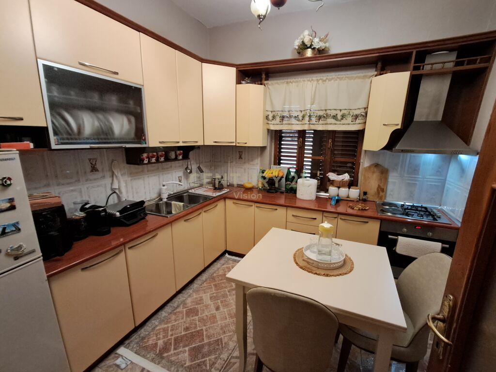 3-storey villa + land for sale in Tophanë, Shkodër - 363 m²