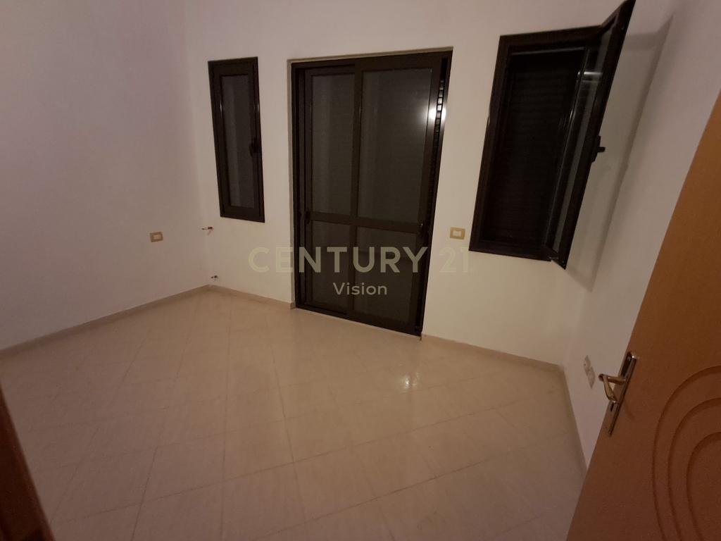 4-Storey Villa + land for rent in the center of Shiroka - 1000 m²
