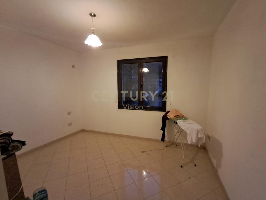 4-Storey Villa + land for rent in the center of Shiroka - 1000 m²