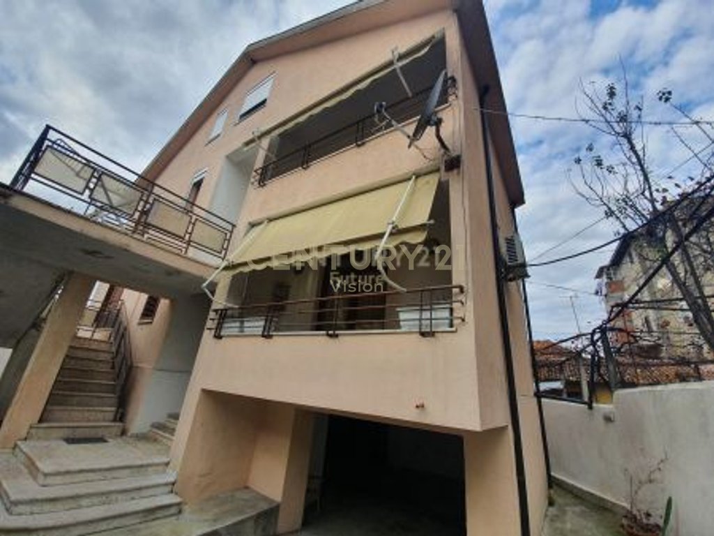 3-story villa for sale near Regional Hospital, Shkodër - | 265 m²