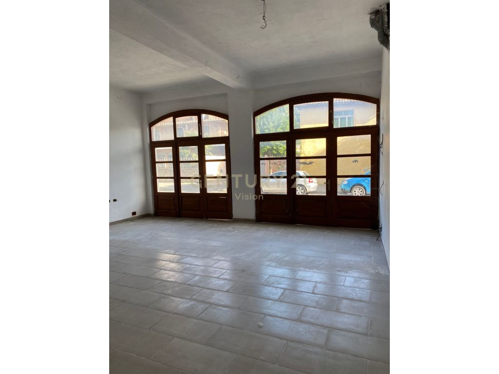 COMMERCIAL ENVIRONMENT FOR RENT!!!