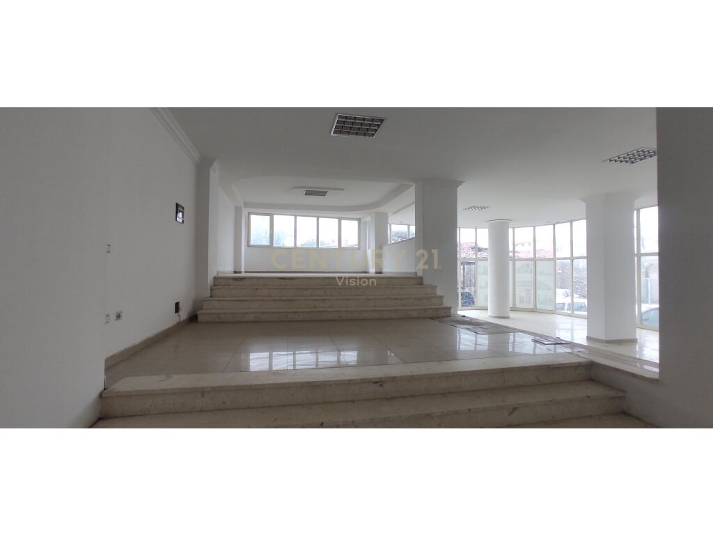 Commercial space for sale in Ura Dervish Beg, Shkodër - €269,100 | 207 m²