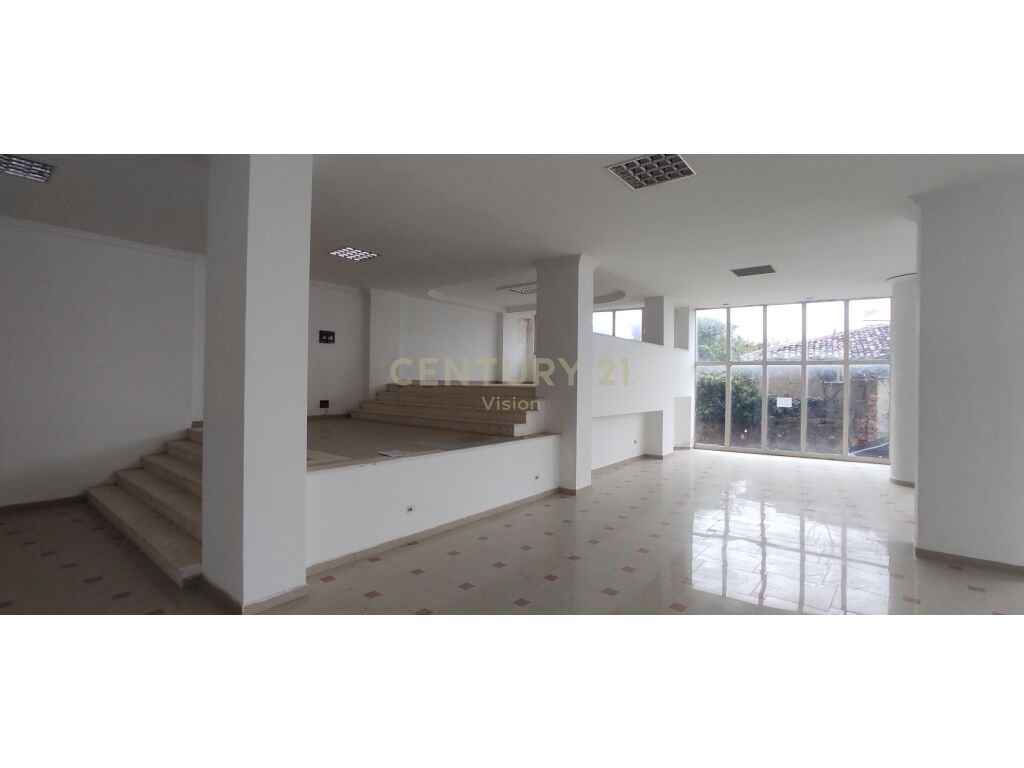 Commercial space for sale in Ura Dervish Beg, Shkodër - €269,100 | 207 m²