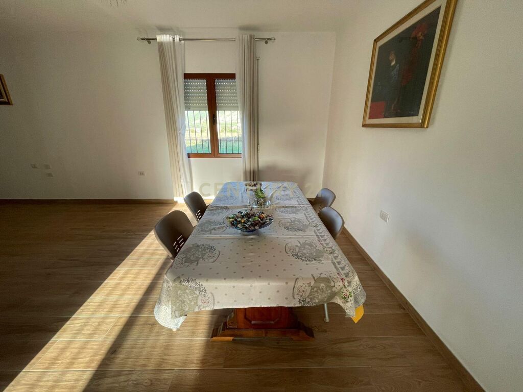 Villa for sale + 2000 m2 of land in Malesi te Madhe!!