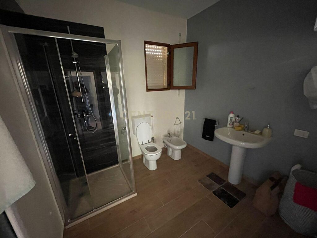 Villa for sale + 2000 m2 of land in Malesi te Madhe!!
