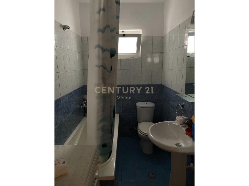 3-storey villa + business premises for sale in Zues, Shkodër