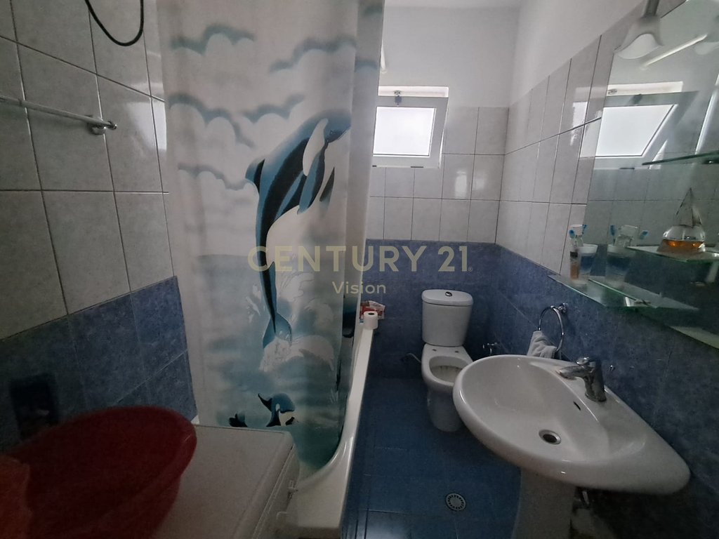 3-storey villa + business premises for sale in Zues, Shkodër