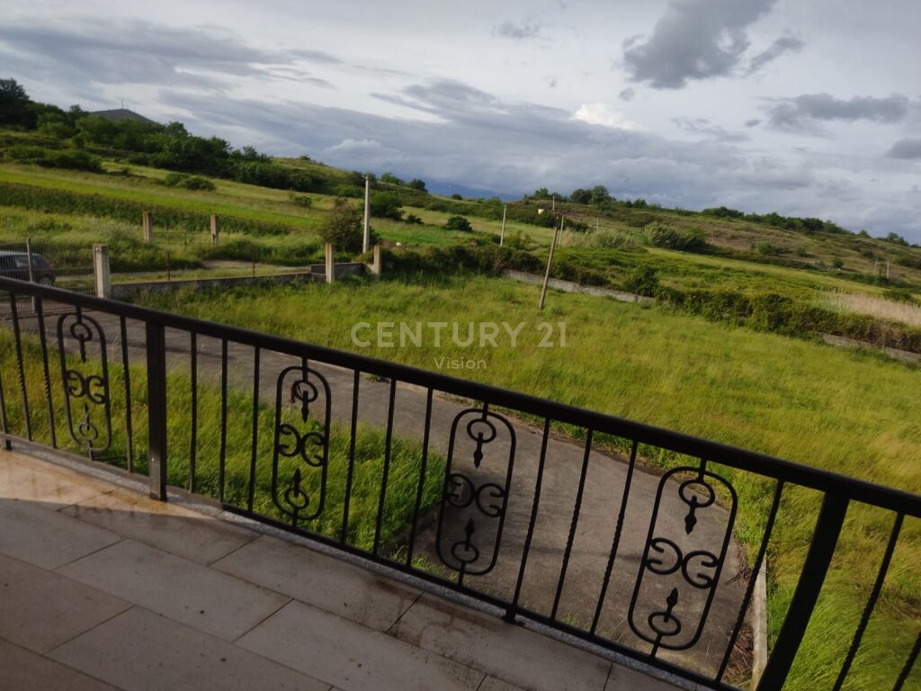 3-storey villa + land for sale in Rranxa, Bushat, Shkodër - €195,000 | 1139 m²