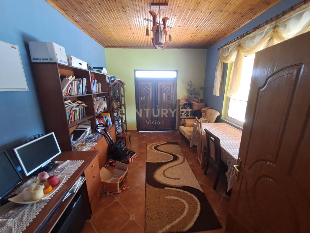 FOR SALE AMERICAN STYLE VILLA 330 m² AND 4,500 m² LAND