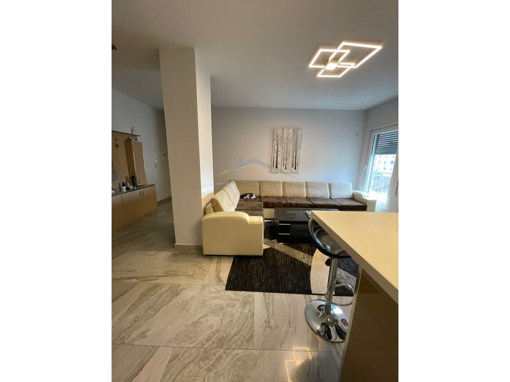 Apartament 3+2 Me Qira në 21 Dhjetori, Rruga e Kavajës, Tiranë - 900€ | 114 m²