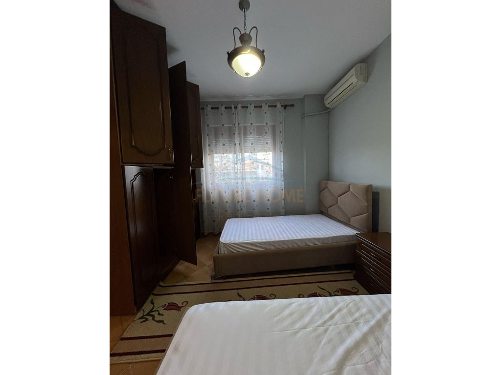 Disponojmë Apartament 2+1+2 për Qera Komuna e Parisit,Tirane