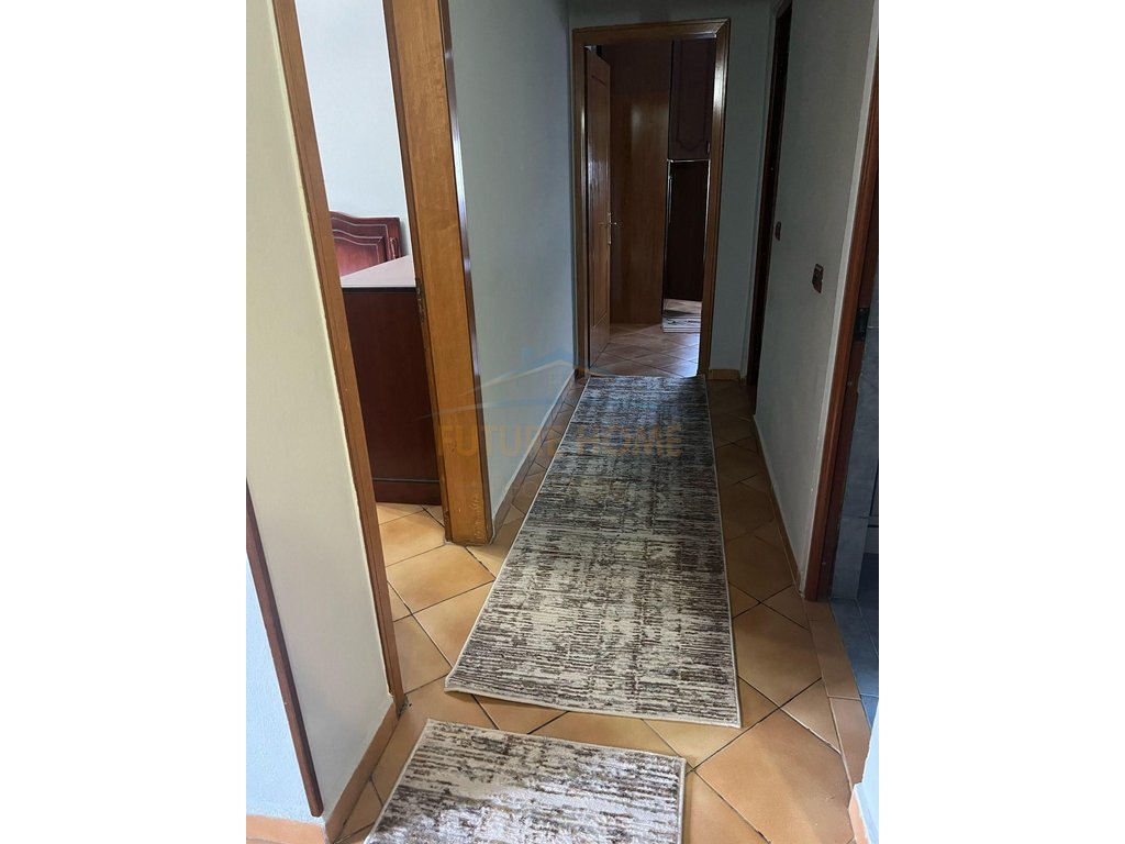 Disponojmë Apartament 2+1+2 për Qera Komuna e Parisit,Tirane