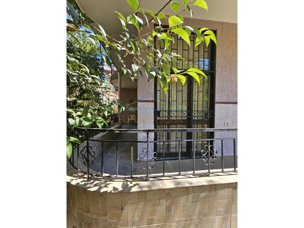 Disponojme Per Shitje Vile ,Durres , Golem.