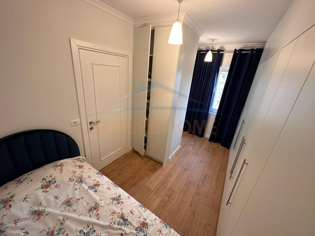 Rent, 3+1+2+Parking space, Train Station, Tirana.
