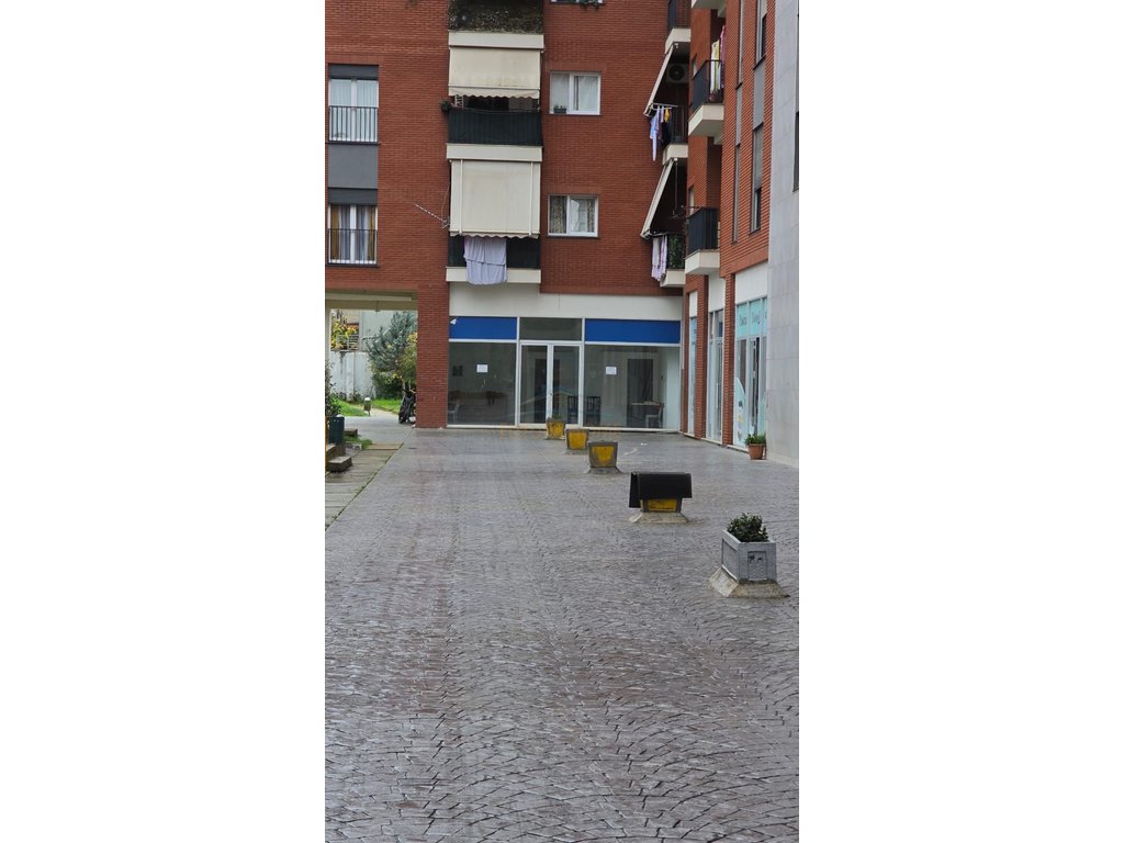 Qera, Ambient Biznesi – Kompleksi Vind, Ali Dem, Tirane