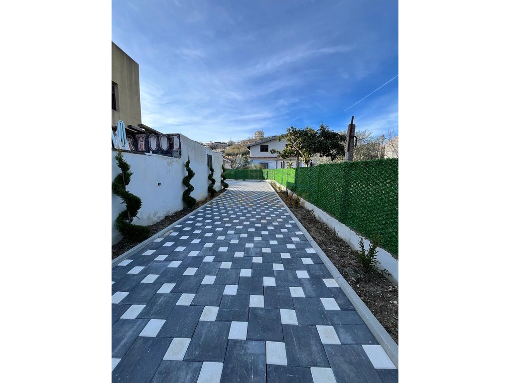 Qera, Business Environment, New Neighborhood, Durrës