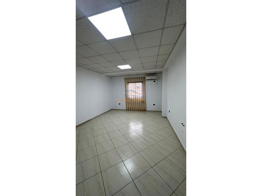 Qera,Ambient Biznesi,Laprakë,Tiranë.