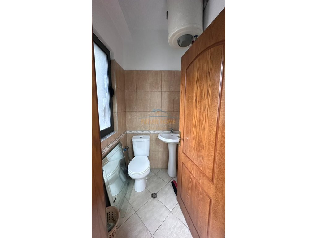 Qera,Ambient Biznesi,Laprakë,Tiranë.