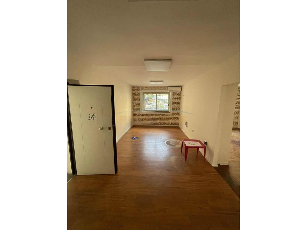 Qera, Business Environment, Myslym Shyri, Tirana