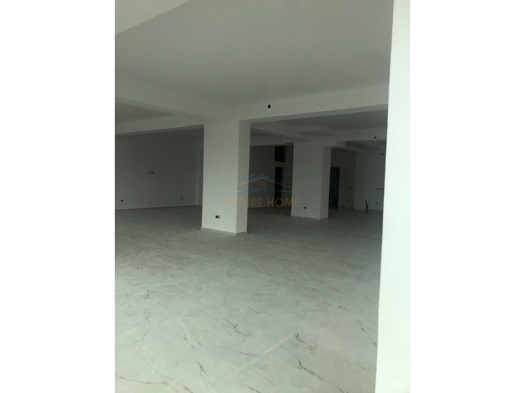 Rent, Business Environment, Polyclinic, Vlorë.