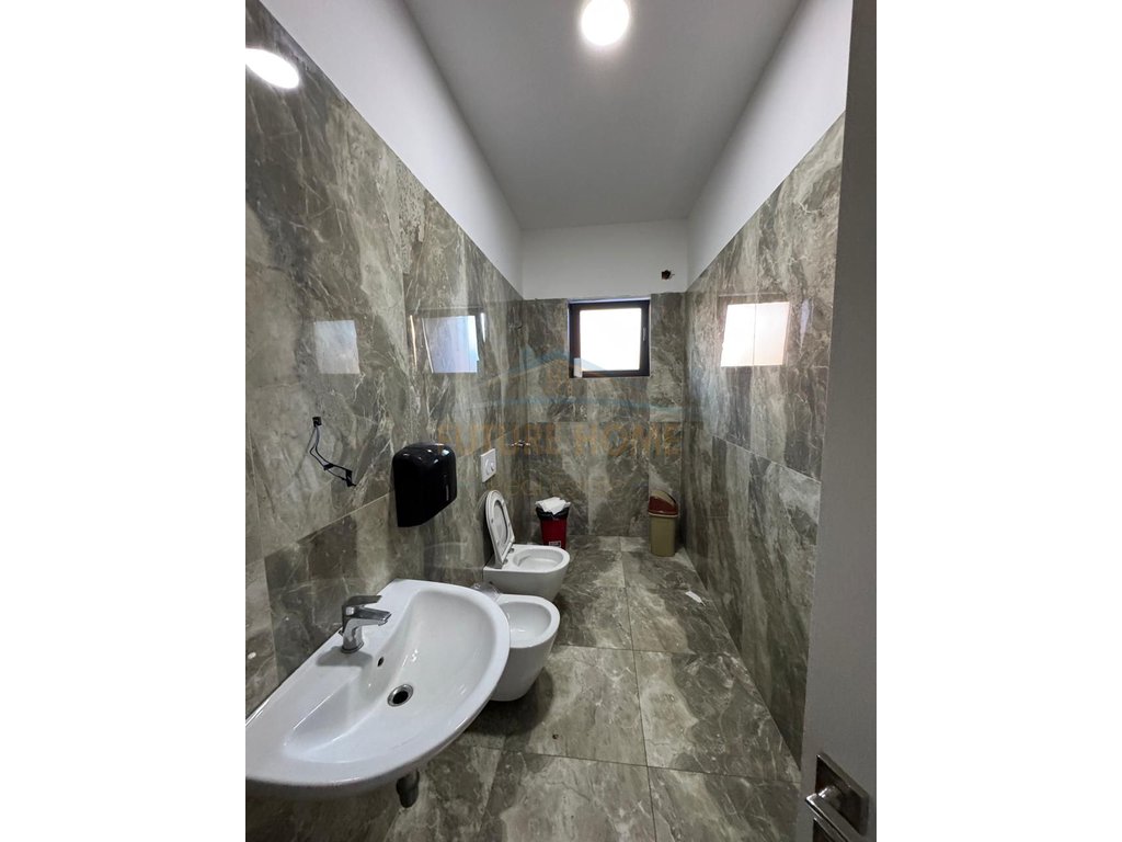 Qera, Ambient Biznesi, Rezidenca Future Home,Unaza e Re, Tirane.