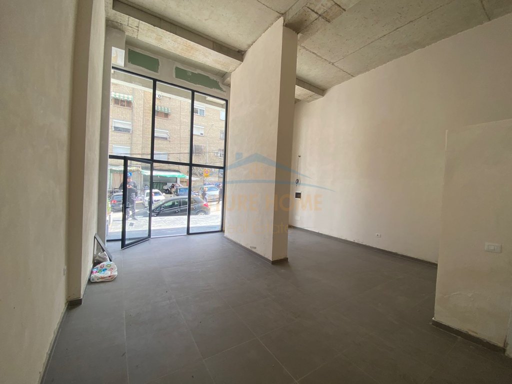Qera, Business Hours, Dibra Street, Tirana