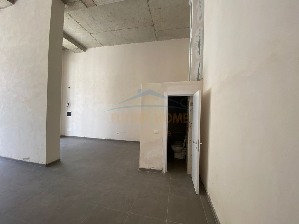 Qera, Business Hours, Dibra Street, Tirana