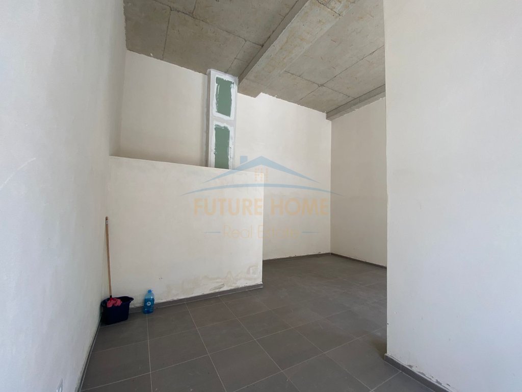 Qera, Business Hours, Dibra Street, Tirana