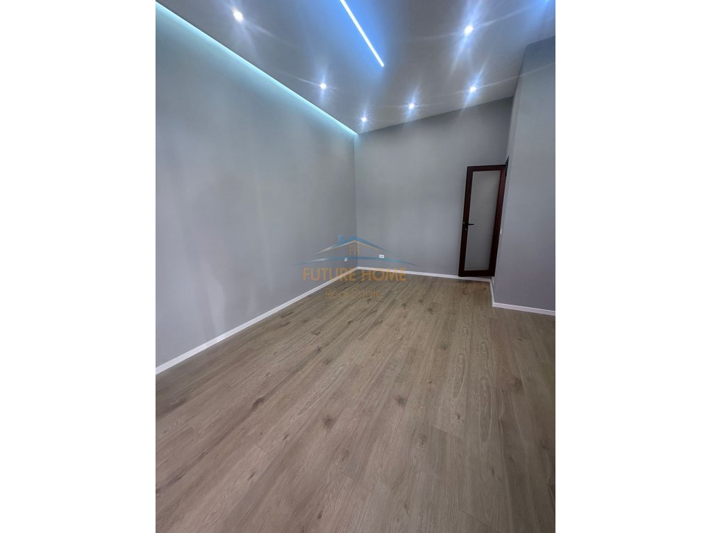 Qera, Business environment, Kongresi i Manastirit Street, Tirana.