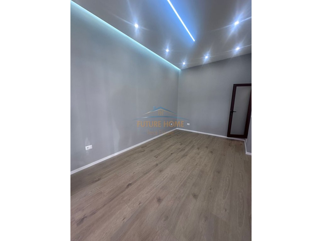 Qera, Business environment, Kongresi i Manastirit Street, Tirana.