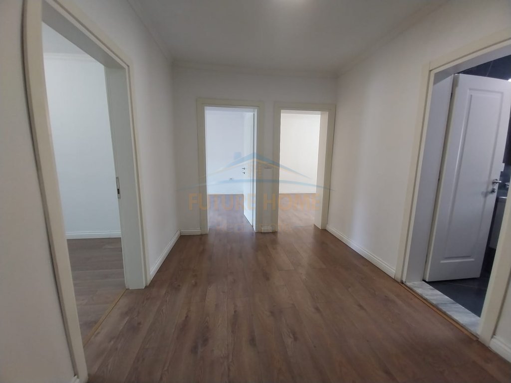 Rent, Business Environment, Mine Peza Street, Tirana.
