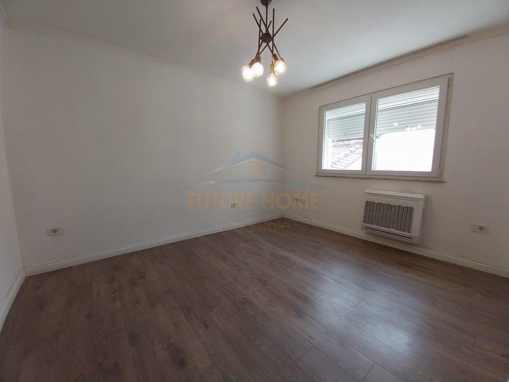 Rent, Business Environment, Mine Peza Street, Tirana.