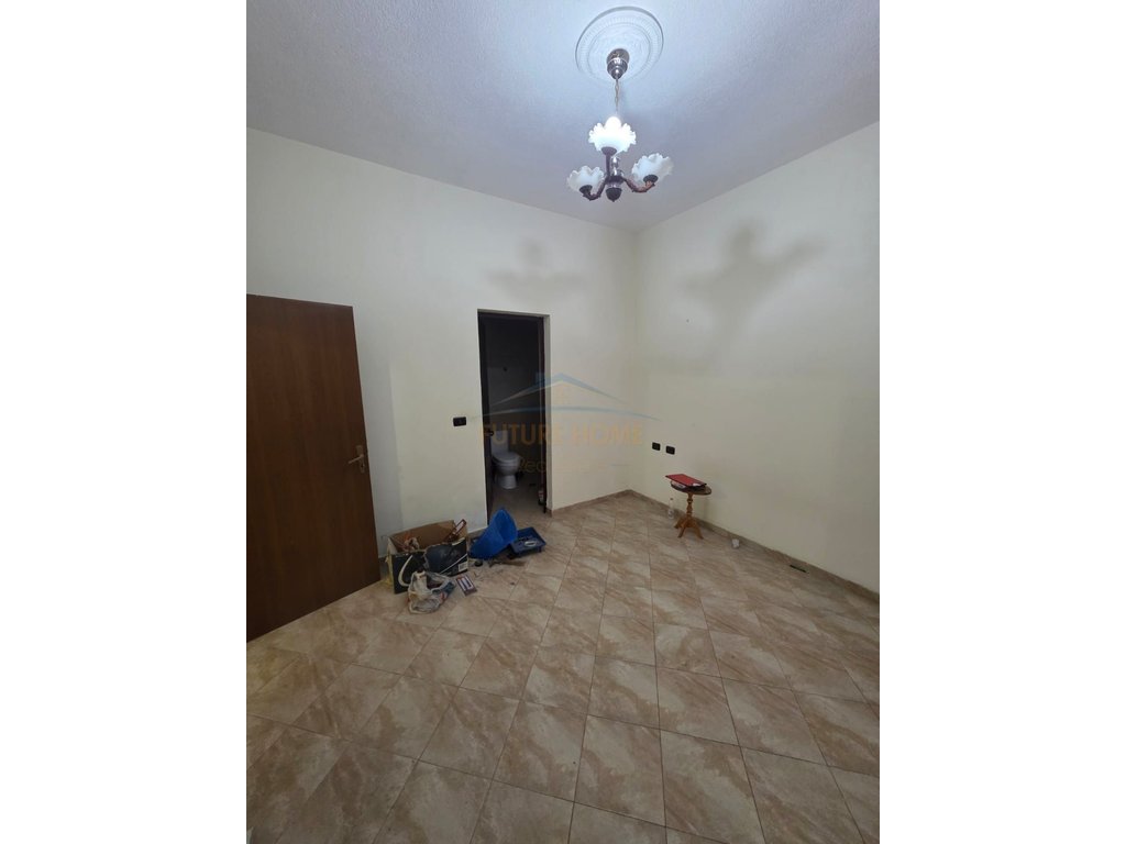 Qera, Business Environment, Panorama Street, Tirana.