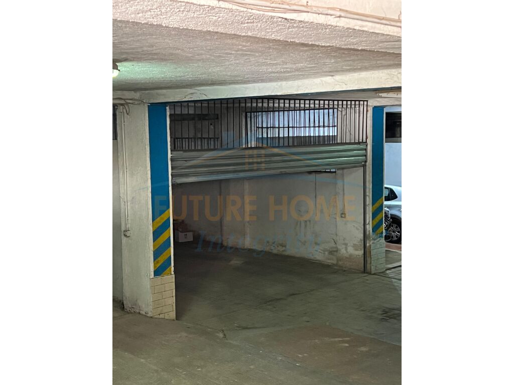For rent, Business premises, Vllazen Huta Street, Tirana.