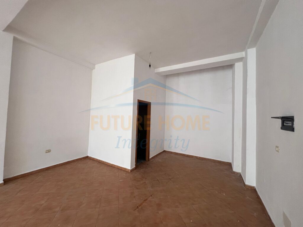 For rent, Business premises, Vllazen Huta Street, Tirana.