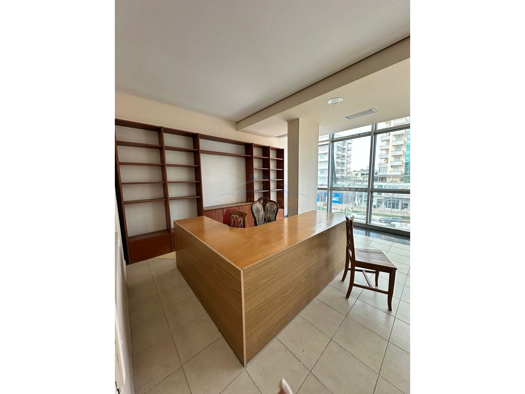 Rental, Business Environment, Trans-Balkan, Vlore