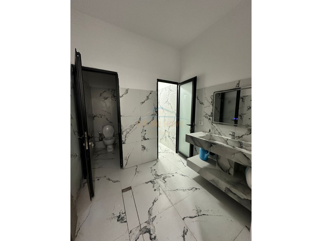 Rental, Business Environment, Trans-Balkan, Vlore