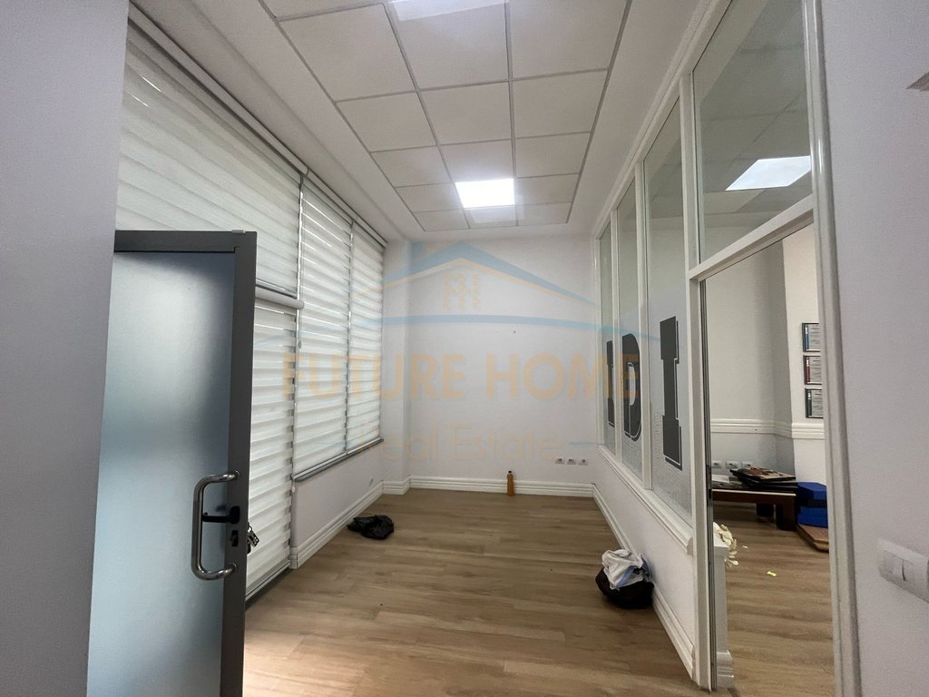Qera, Ambient biznesi, Ura e Dajlanit, Durres
