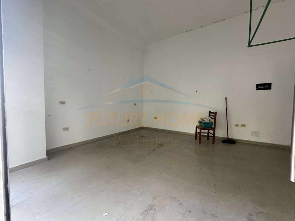 For rent, Business Environment, Yzberisht.