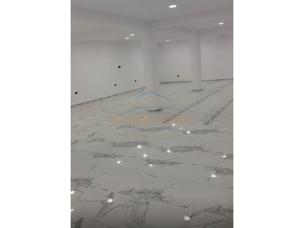 Qera , ambient komercial, bulevardi”Ismail Qemali”, Vlore