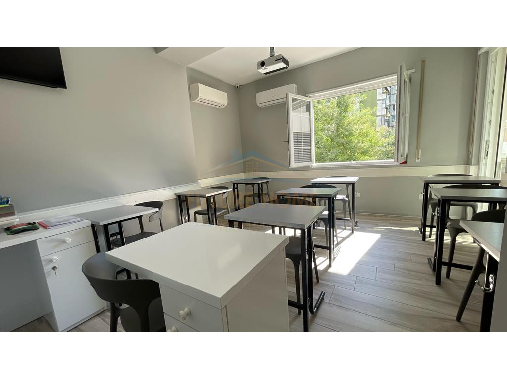 For rent, Commercial premises, opposite the New Maternity Hospital, Tirana.