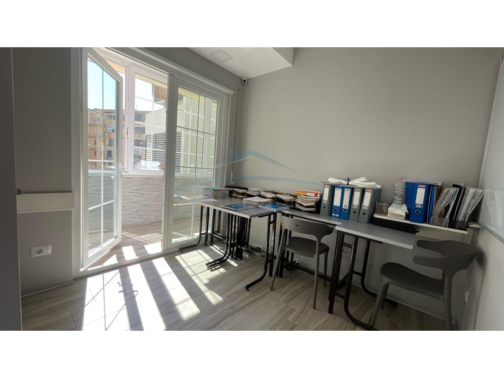 For rent, Commercial premises, opposite the New Maternity Hospital, Tirana.