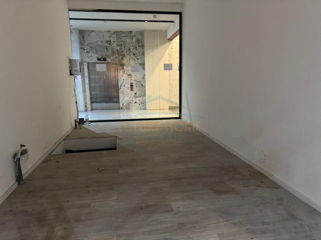 For rent, Business premises, Garden Building, 21 Dhjetori, Tirana