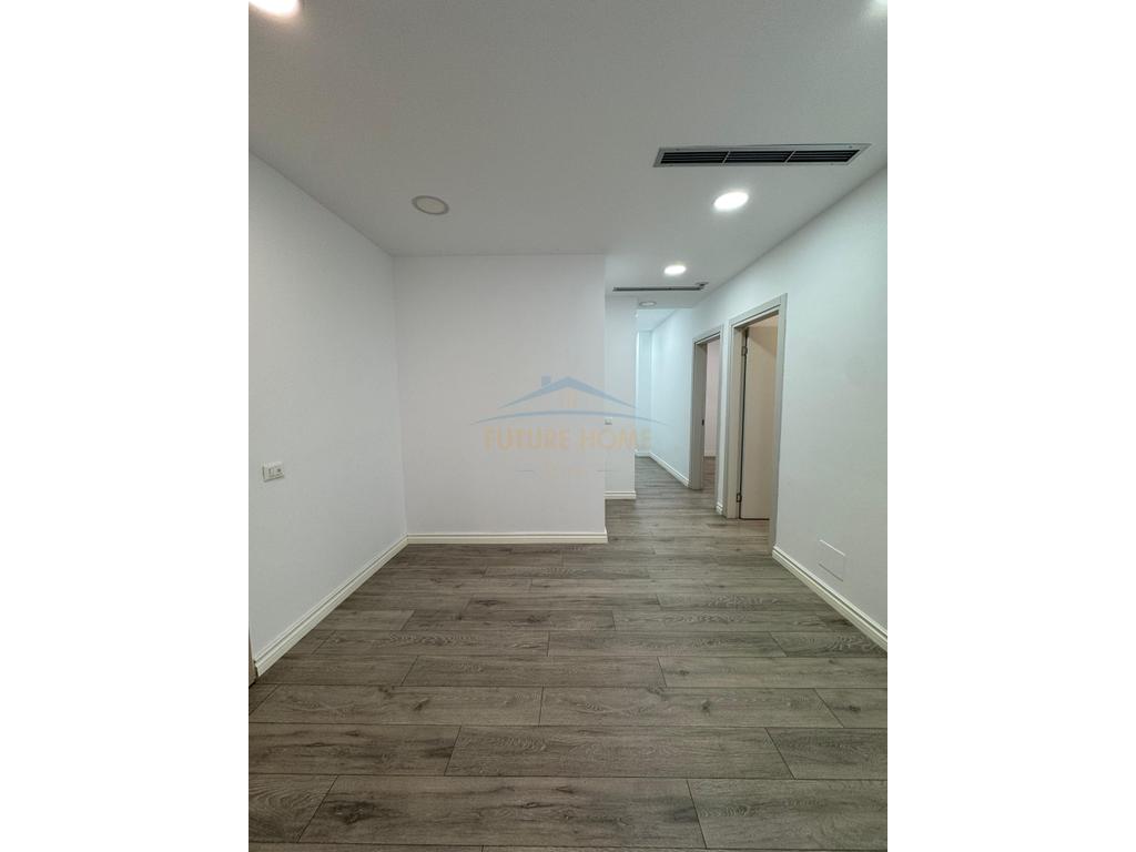 Qera , Ambjent Biznesi , Komuna e Parisit , Tirane
